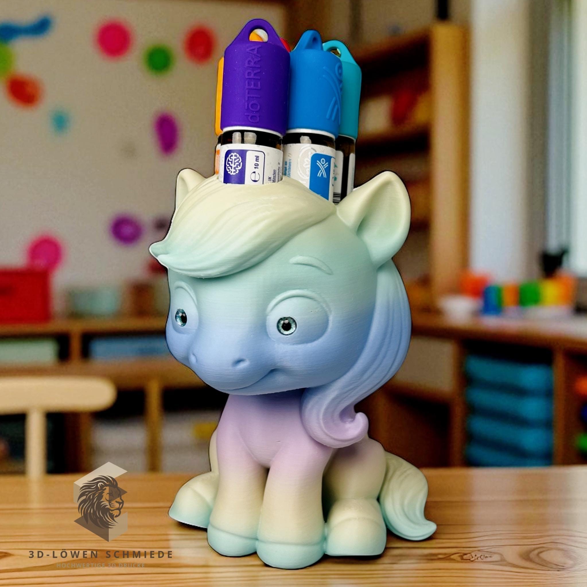 doTERRA Kids Collection Aufsteller für Ätherische Öle, Pferd „Elska“ Platz für 7x 10ml Roll Ons stilvolle Aufbewahrung, Einzigartig